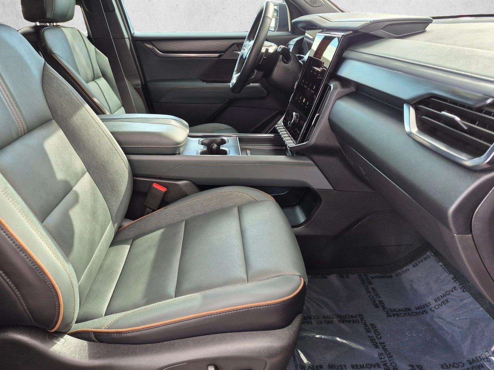 2025 GMC Acadia AT4