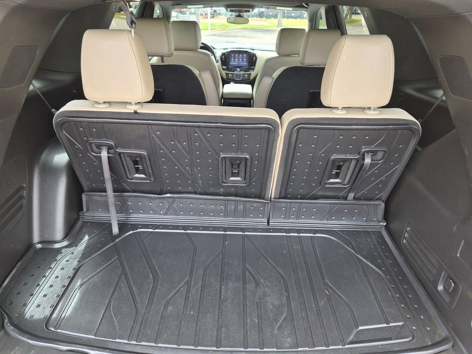 2022 Chevrolet Traverse LT Leather