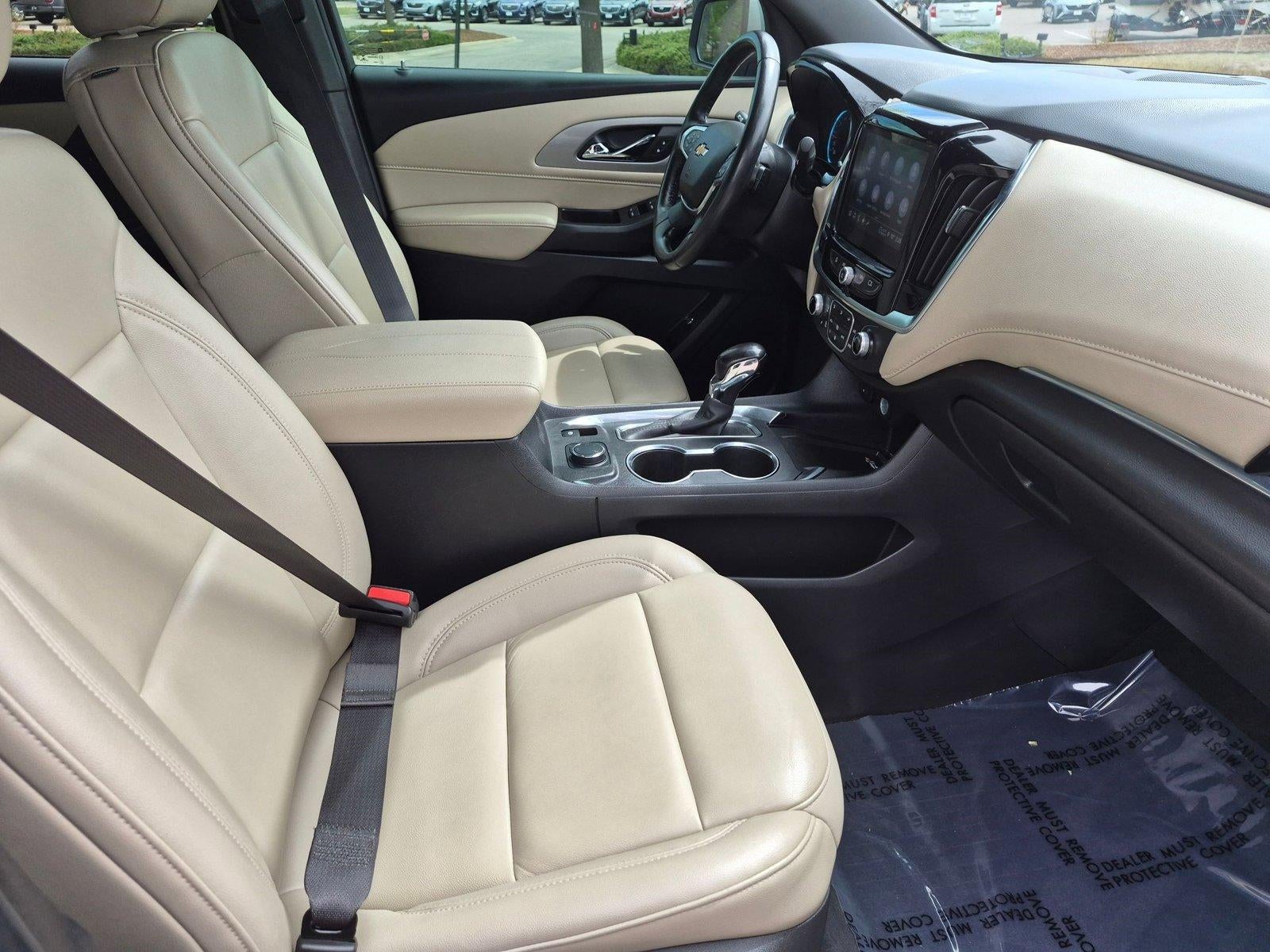 2022 Chevrolet Traverse LT Leather