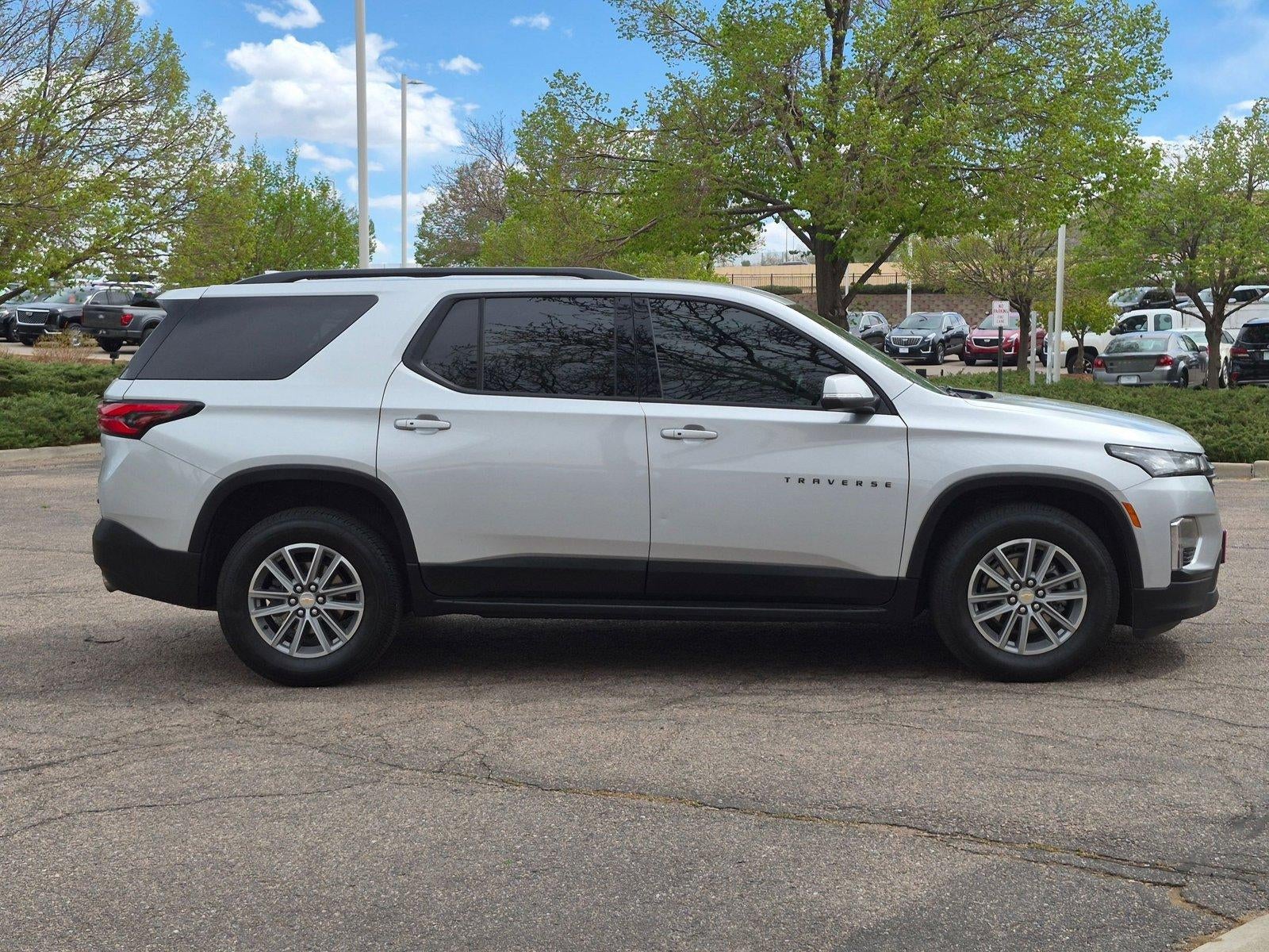 2022 Chevrolet Traverse LT Leather