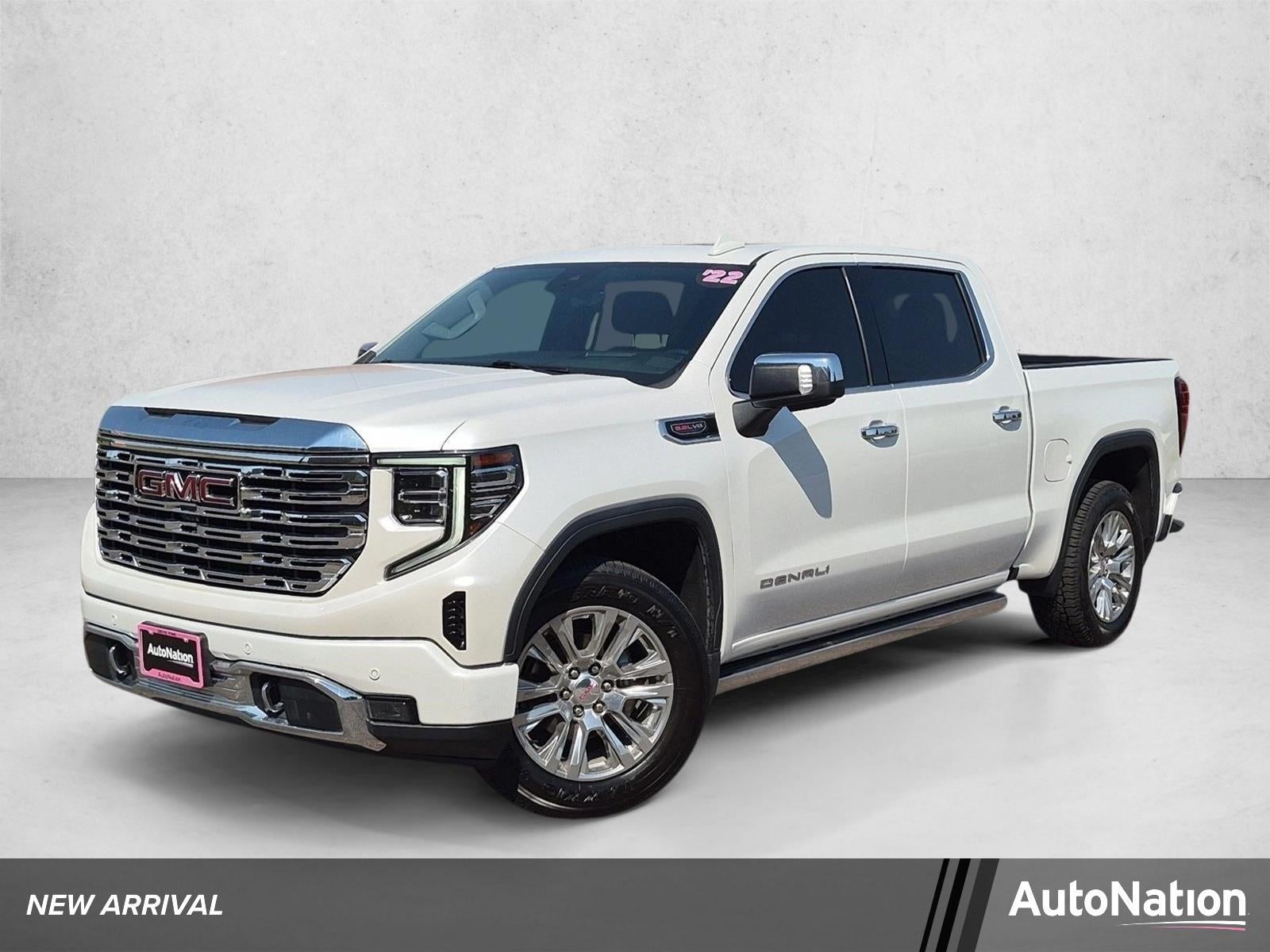 2022 GMC Sierra 4WD Crew Cab Short Box Denali's photo