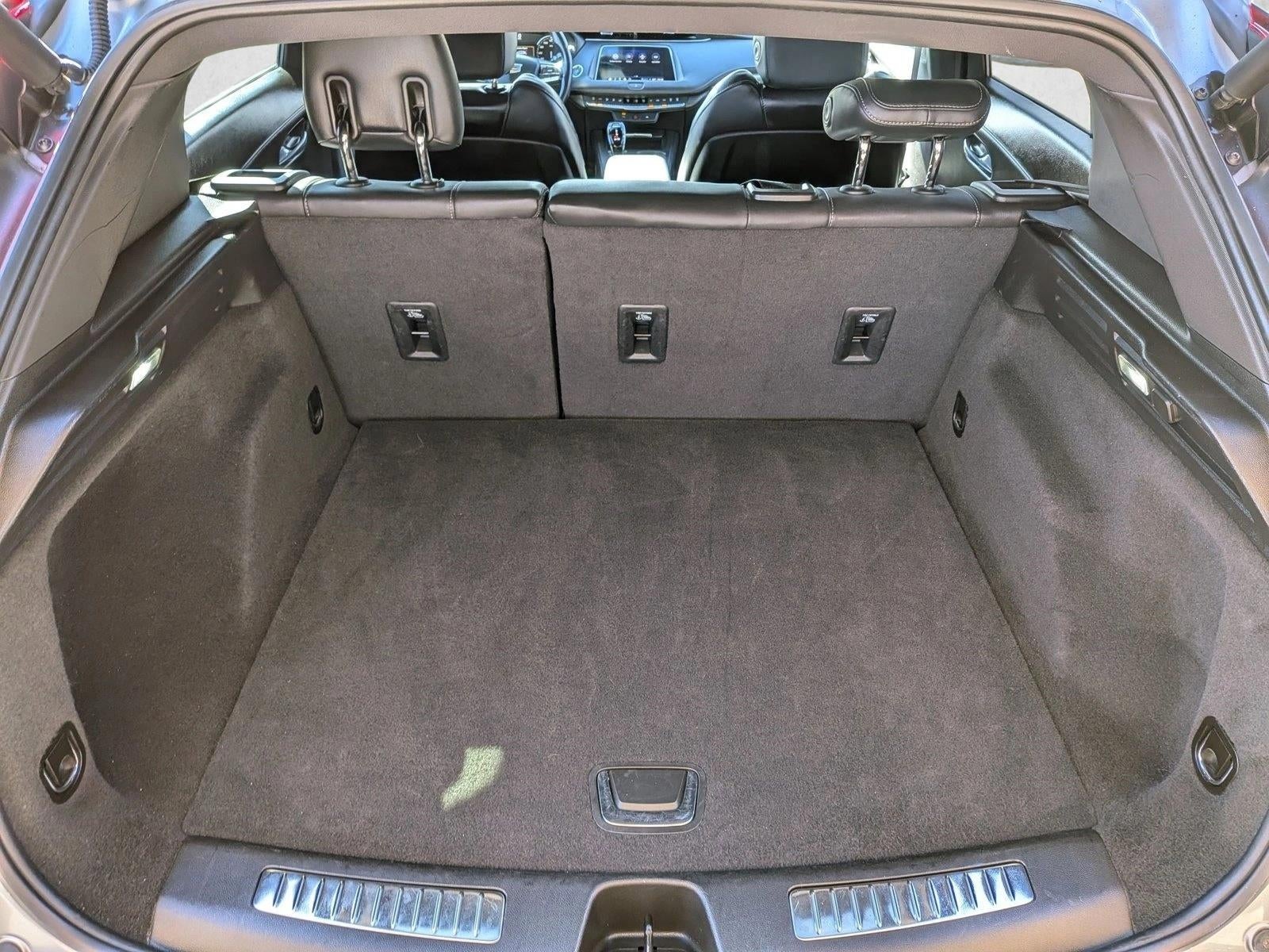 2023 Cadillac XT4 Premium Luxury