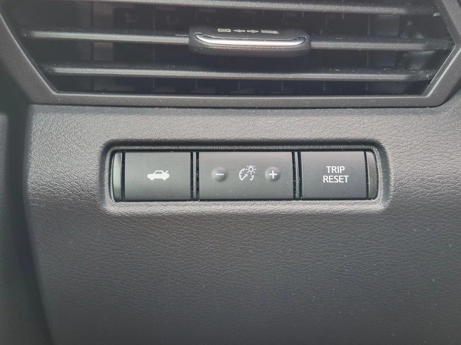 2021 Nissan Altima SR FWD