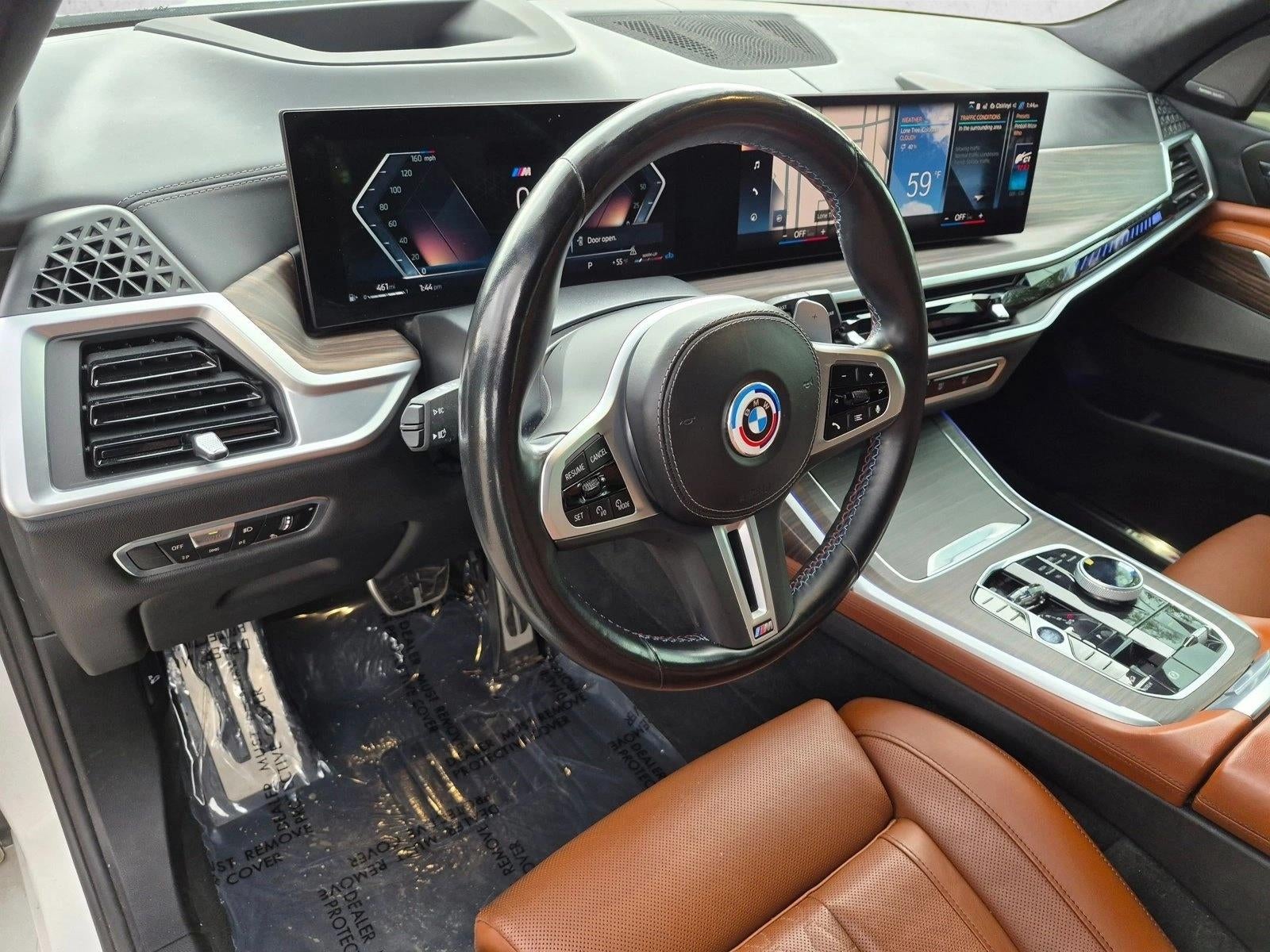 2023 BMW X7 M60i