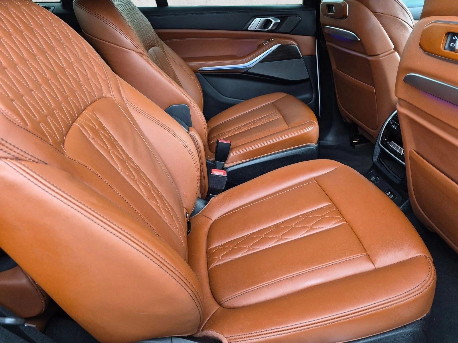 2023 BMW X7 M60i