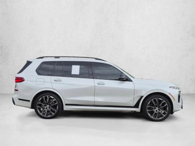 2023 BMW X7 M60i