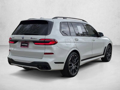 2023 BMW X7 M60i