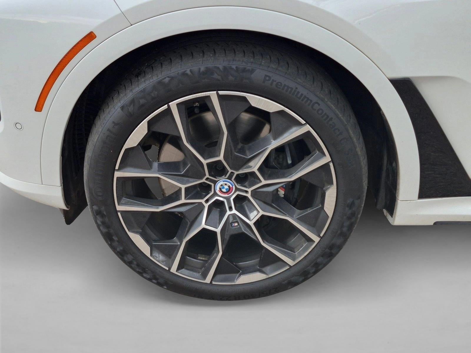 2023 BMW X7 M60i