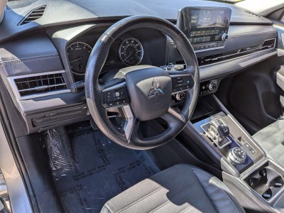 2022 Mitsubishi Outlander SE