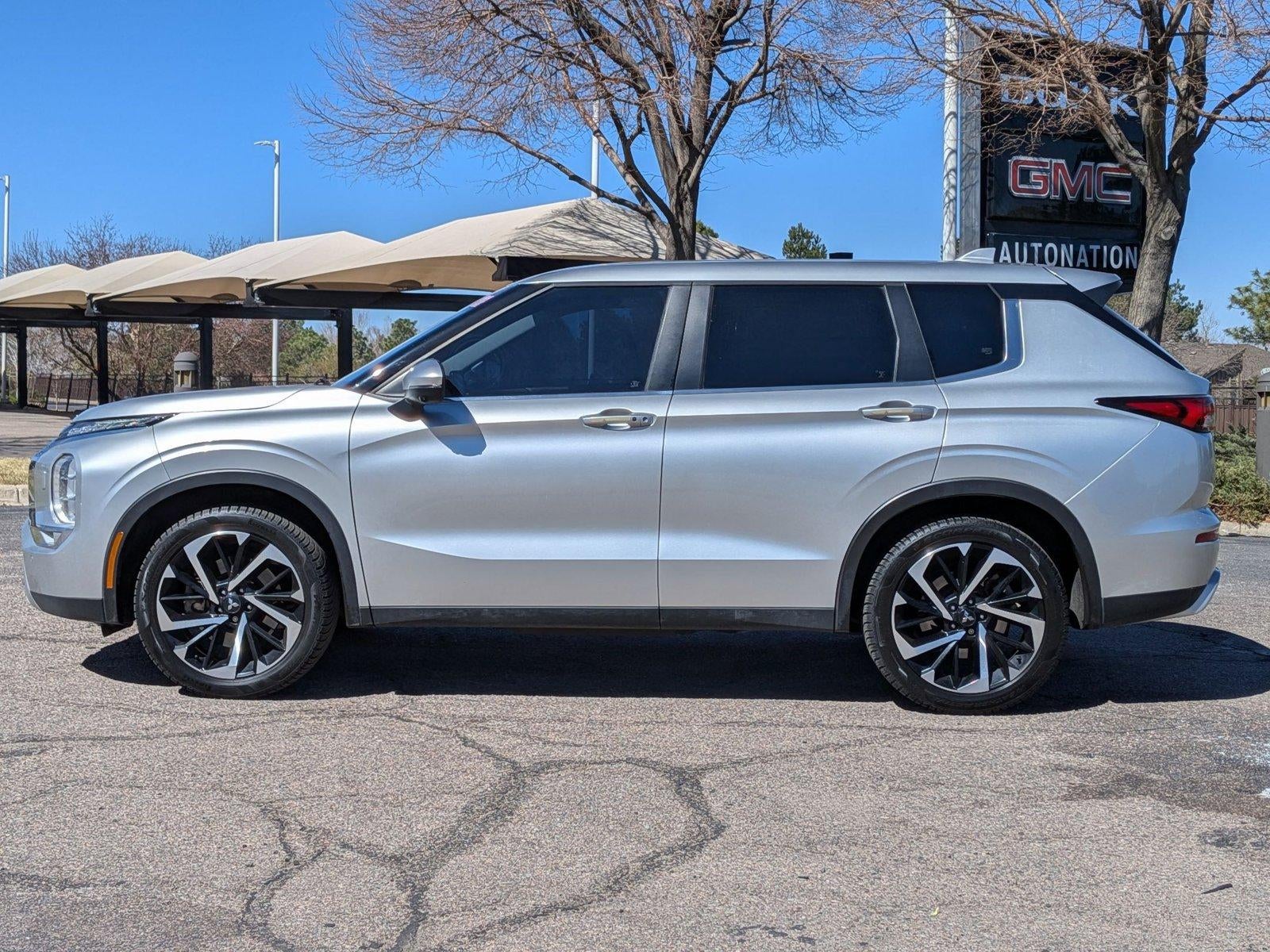 2022 Mitsubishi Outlander SE