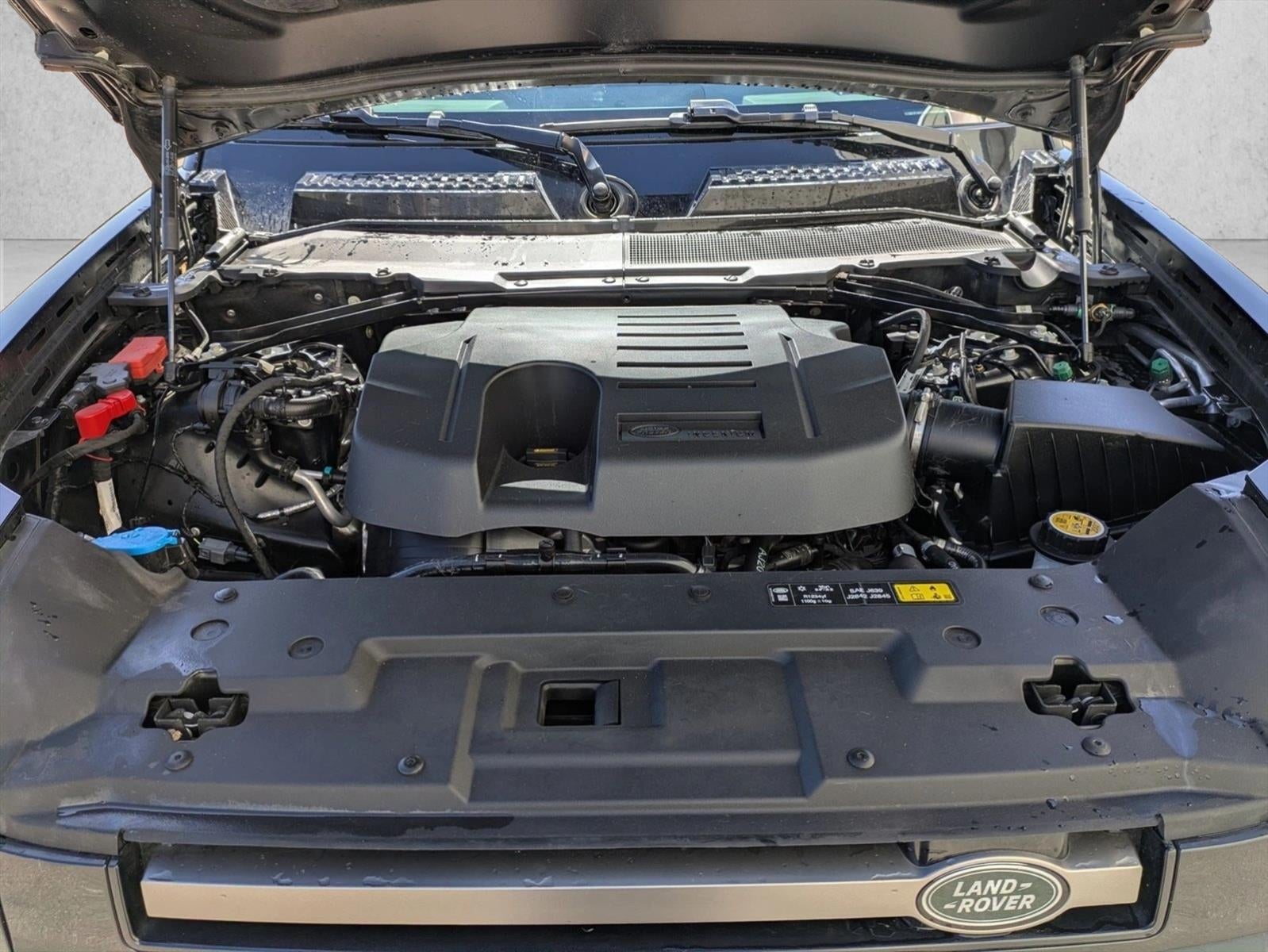 2023 Land Rover Defender 130 X-Dynamic SE