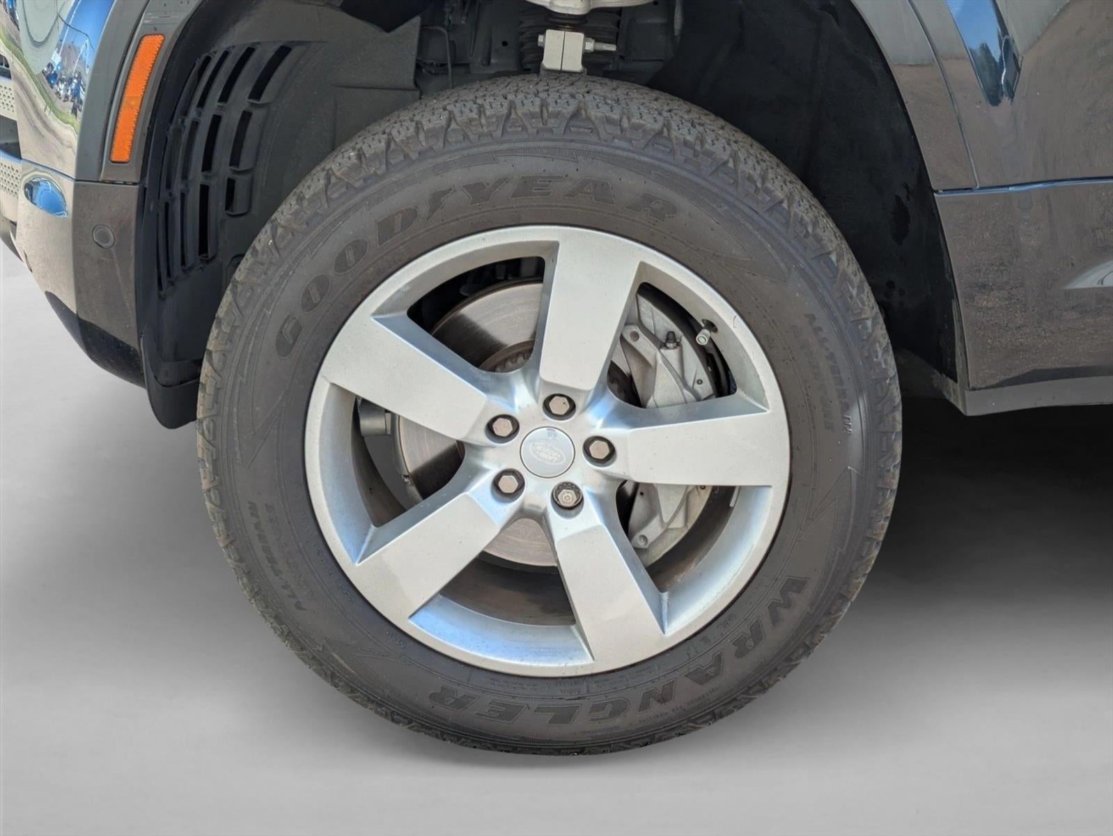 2023 Land Rover Defender 130 X-Dynamic SE