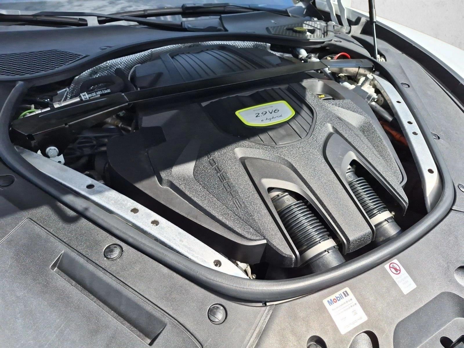 2018 Porsche Panamera E-Hybrid 4