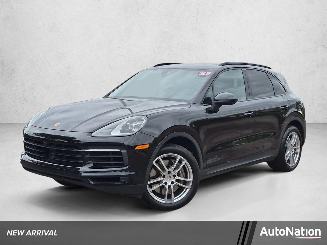 2022 Porsche Cayenne Base — photo 1 of 25