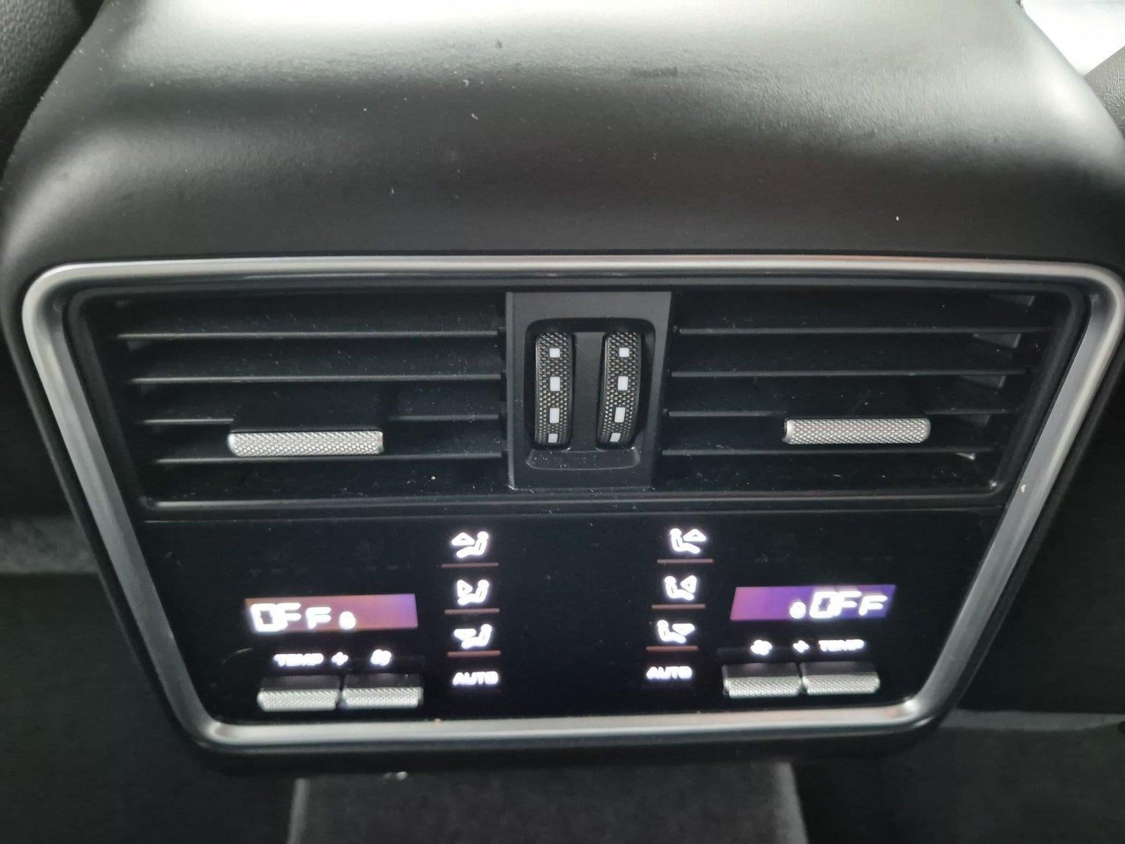 2022 Porsche Cayenne Base
