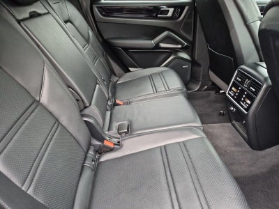 2022 Porsche Cayenne Base