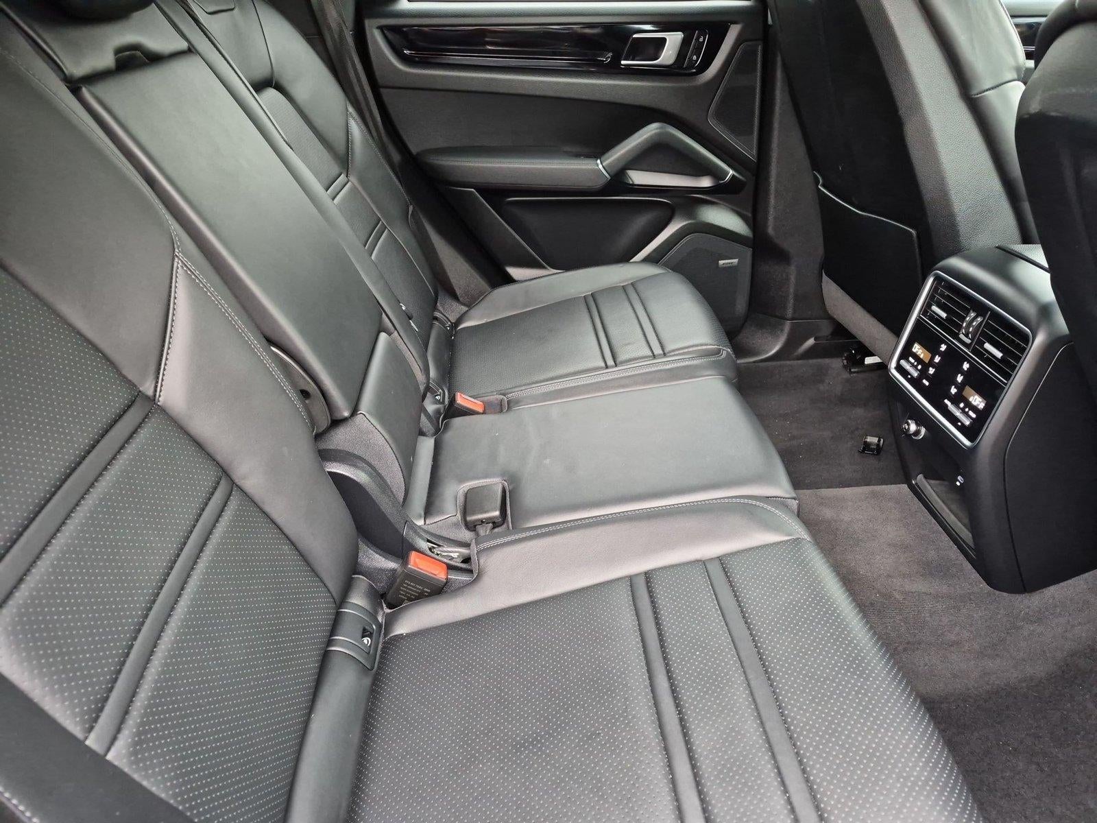 2022 Porsche Cayenne Base