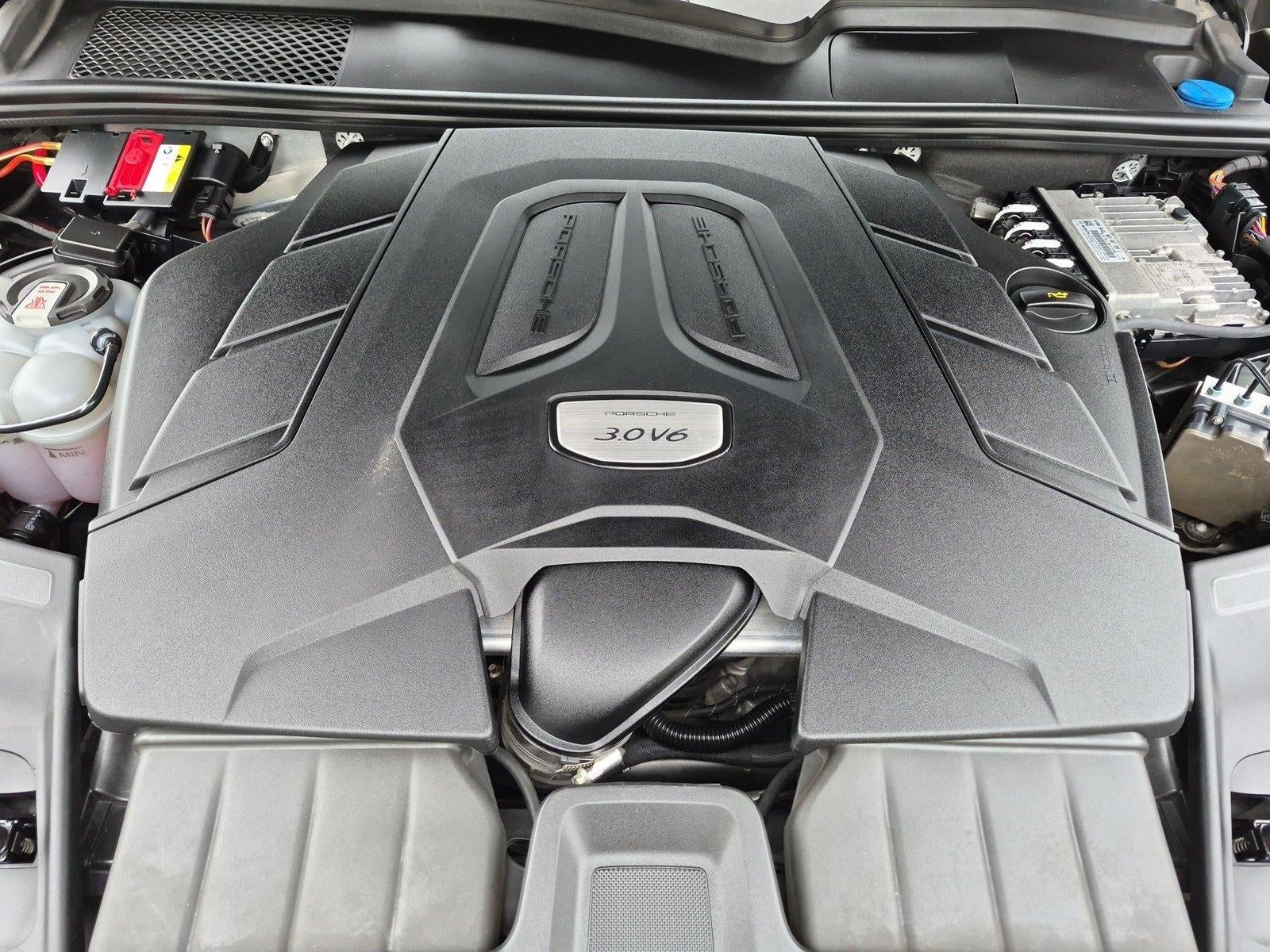 2022 Porsche Cayenne Base