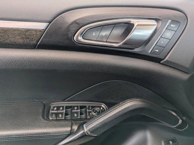 2016 Porsche Cayenne S E-Hybrid