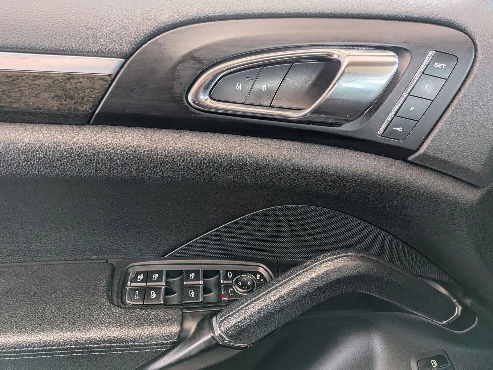 2016 Porsche Cayenne S E-Hybrid