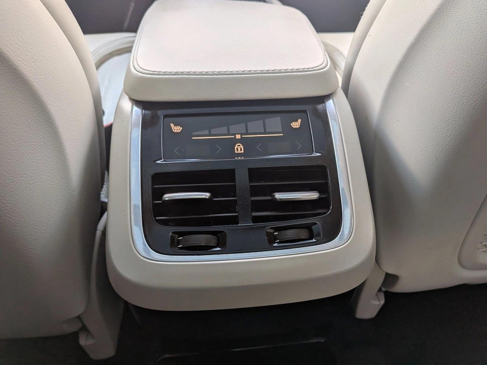 2022 Volvo XC90 Inscription