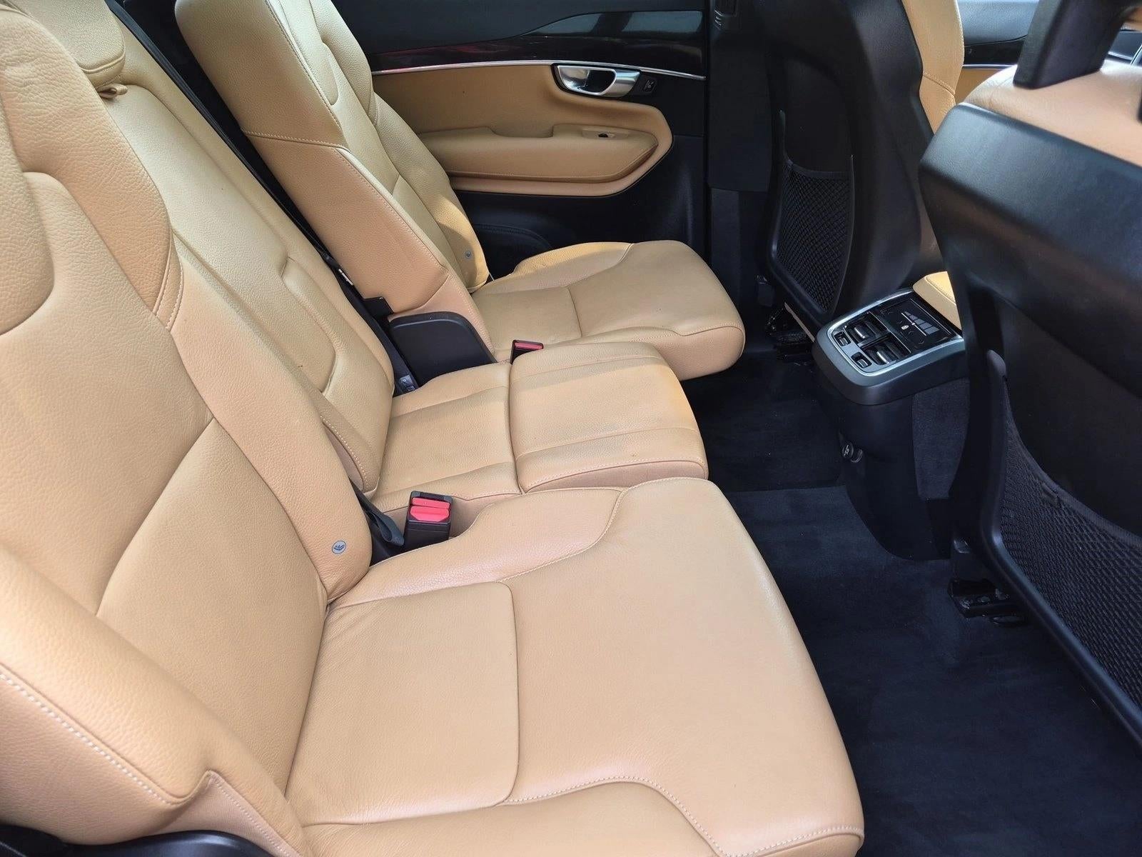 2018 Volvo XC90 T6 Momentum