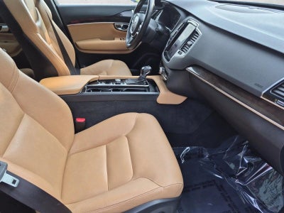 2018 Volvo XC90 T6 Momentum