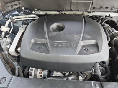 2018 Volvo XC90 T6 Momentum